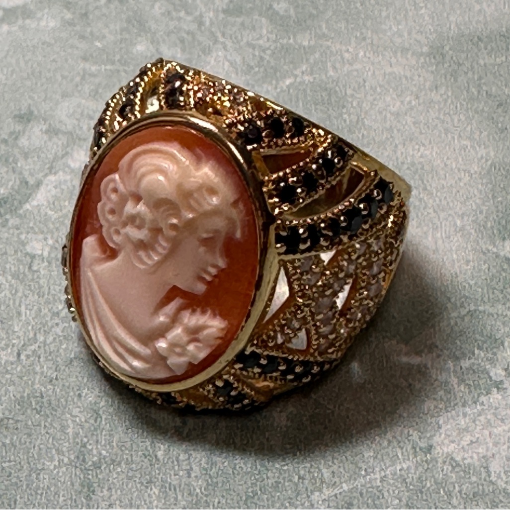 Amedeo Gold Cameo Ring With Black And White Pave Stones Oval